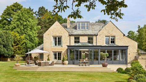 From Dated Conservatory to Modern Orangery - Westbury Garden Rooms Westbury Garden Rooms, Modern Conservatory Ideas, Orangery Dining Room, Modern Orangery, Kitchen Extension Open Plan, Old Conservatory, Kitchen Orangery, Modern Conservatory, House Hallway