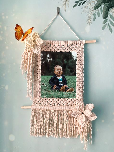 Macrame Photo Frame, Eco Friendly Product, Simpul Makrame, Free Macrame Patterns, Macrame Owl, Oil Painting Nature, Macrame Hanger, Character Design Sketches, Macrame Patterns Tutorials