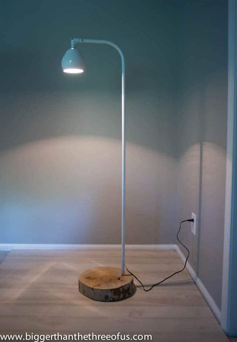 Diy Floor Lamps, Floor Lamp Makeover, Diy Floor Lamp, Indoor Floor Lamps, Lamp Makeover, Diy Light, Modern Floor Lamp, Apartment Makeover, Arched Floor Lamp