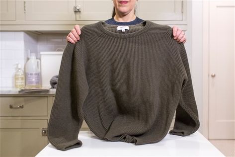 How to fold chunky sweaters so they take up less space Fold Sweaters, How To Fold Sweaters, Chunky Sweaters, Clothes Closet Organization, Winter Jumpers, Clothes Organization Diy, Comfy Winter, Drawer Space, How To Fold