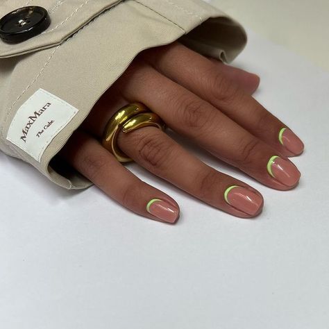 Minimalist nails are so enticing because they allow you to experiment with design while still maintaining a simple, classic feel that’s… Classic Summer Nails, Minimalist Baddie, Nails Lines, Nails With Green, Minimalist Summer, Lines On Nails, Tough As Nails, Fashion Diy, Minimalist Nails