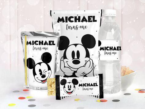 Mickey Party Favors, Mickey Mouse Party Favors, Mickey Mouse Themed Birthday Party, Baby Birthday Themes, Bottle Wrappers, Capri Sun, Mickey Party, Mickey Mouse Party, Baby 1st Birthday