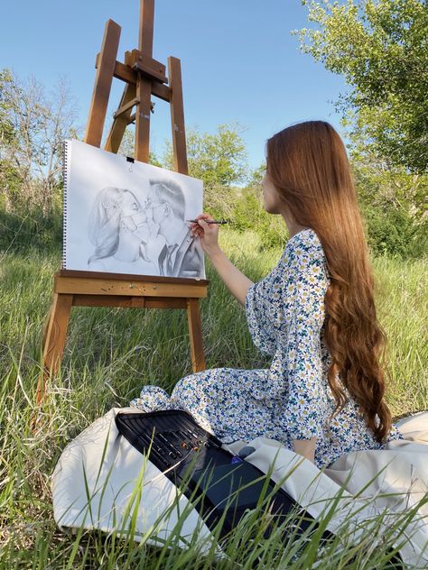 Painter Photoshoot Ideas, Artist Pose Reference, Painter Aesthetics, Painting Poses, Job Photography, Women Gardening, Cottagecore Painting, Painter Photography, Selena Gomez Outfits