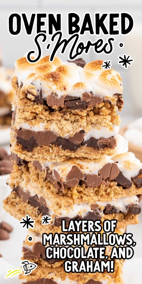 Now you can make a classic campfire treat right at home with these gooey and chocolatey baked s’mores. Smores Bites, Smores Bar Recipe, Baked Smores, Cobbler Muffins, Easy Smores, I Want Chocolate, Christmas Cookie Bars, Marshmallow Recipes, Smores Dessert