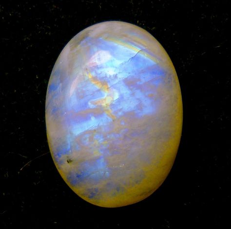 Moonstone Moon Stones, Antique Marbles, Natural Magic, Pretty Rocks, Cool Rocks, Minerals And Gemstones, Rocks And Gems, Gem Stones, Gems And Minerals