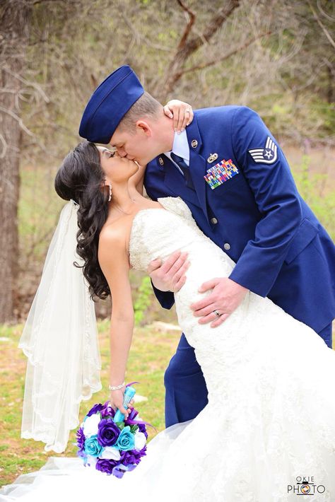 Okie Photo Wedding Photography  - United States Air Force Airman in dress blues at wedding kissing the bride. Air Force Wedding Pictures, Airforce Wedding Pictures, Air Force Ideas, Air Force Dress Blues, Military Wedding Pictures, Air Force Dress, Air Force Wedding, Marina Wedding, Patriotic Wedding