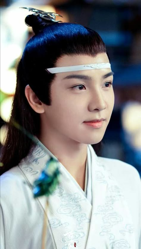 Guo Cheng in drama The Untamed 2019 Chinese web series as lan Jing Yi or Lan Yuan Lan Yuan, Untamed Quotes, Chinese Films, Mini Album Tutorial, Live Action Movie, Body Reference Poses, Boogie Woogie, Nerd Girl, The Untamed