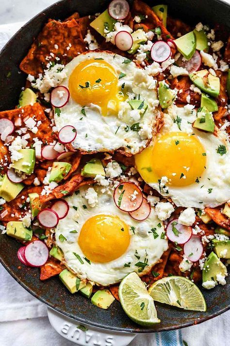 Chilaquiles With Eggs, Easy Chilaquiles, Breakfast Chilaquiles, Chilaquiles Recipe, Mexican Breakfast Recipes, Mexican Breakfast, Foodie Crush, Eggs Recipe, Baked Eggs