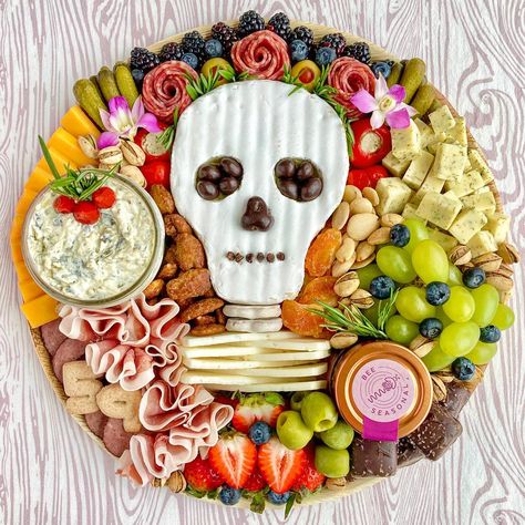 Petal & Platter, LLC 🙋‍♀️ Jessica Snead | An untraditional birthday platter for a guy who loves meats, cheeses and SKULLS! Love this custom order. 💀❤️ | Instagram Day Of The Dead Cheese Board, Day Of The Dead Themed Food, Skull Cheese Board, Sugar Skull Charcuterie Board, Day Of The Dead Charcuterie Board, Grad Party Charcuterie Board, Skull Charcuterie Board, Birthday Platter, Halloween Charcuterie