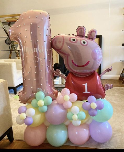 Peppa Pig Garland, Pig Birthday Decorations, Balloon Boutique, Peppa Pig Balloons, Peppa Pig Birthday Party Decorations, Pig Balloon, Pepper Pig, Peppa Pig Birthday Party, 3rd Birthday Cakes