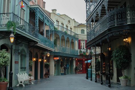 New Orleans Theme, Disneyland Los Angeles, New Orleans Interior Design, Disneyland Ca, New Orleans Architecture, New Orleans French Quarter, Haunted Hotel, Disneyland California, Background Music