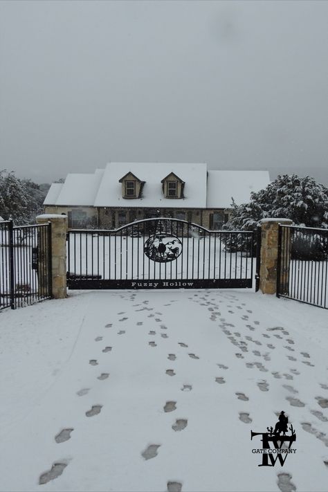 Ranch Gates, West Gate, Entrance Gate, Entrance Ideas, Entry Gates, Snowy Day, Entrance Gates, Cabins In The Woods, The Ranch