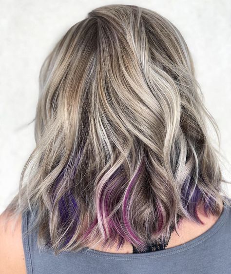 Lavender Blonde Hair Highlights, Dark Purple Lowlights In Blonde Hair, Blonde And Light Purple Hair, Subtle Lavender Highlights Blonde, Blonde Hair With Purple Lowlights, Blonde With Lavender Peekaboo, Subtle Purple Highlights Blondes, Short Blonde Hair With Purple Highlights, Blonde Hair Purple Streaks