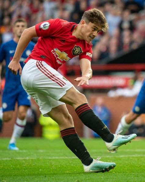 Daniel James, Men's Soccer Teams, Manchester United Players, Soccer Girl Problems, Manchester United Fans, Manchester United Soccer, Cristiano Ronaldo Lionel Messi, Barcelona Soccer, Usa Soccer Women