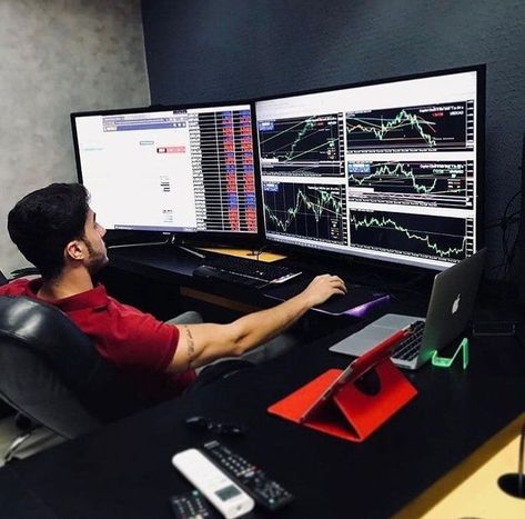 Business Motivation | Join our lifestyle by working from anywhere in the world. Start now before it's too late ➔ DMC Group Trading Setup, Pc Gaming Desk, Trading Desk, Pc Desk, Gadgets Technology Awesome, Trading Charts, Computer Setup, Studio Setup, Home Office Setup