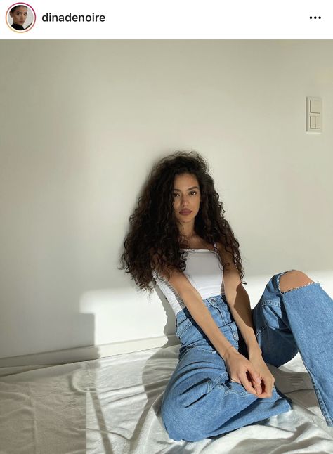 Dina Denoire, Curly Hair Photos, Arabian Beauty Women, Self Portrait Poses, Hair Stylist Life, Instagram Photo Inspiration, Star Girl, Photo Poses, Cute Hairstyles