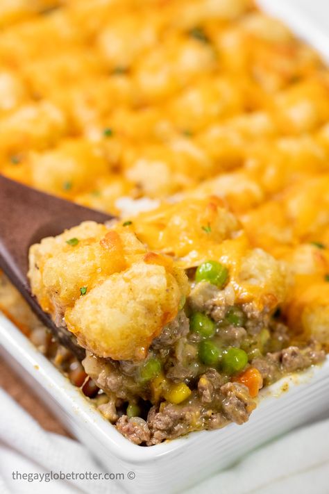 Tater Tot Casserole Loaded Tater Tot Casserole, Tater Tot Casseroles, Loaded Tater Tot, Tater Tot Hotdish, Easy Tater Tot Casserole, Tater Tot Casserole Recipe, Hotdish Recipes, Tater Tot Recipes, Mexican Casserole Recipe