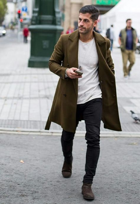 FALL 👋 IS 👋 COMING 👋 UP 👋 GENTLEMEN ! IT'S TIME TO REFINE YOUR FALL WARDROBE. This article outlines all the staple pieces you need to get you through fall! Even if you're NOT into fashion, you'll be able to follow this guide seamlessly. | Men's fall fashion | men's fashion ideas | fall outfits for guys | men's foolproof looks | Men's Chelsea boots | Men's knitted sweaters | men's long coats | men's jackets | leather jackets | suede jackets | LLEGANCE Men's Overcoat, Long Coat Men, Fall Fashion Coats, Mens Fashion Smart, Mode Casual, Mens Fashion Fall, Men Street, Olivia Palermo, Mens Winter Fashion