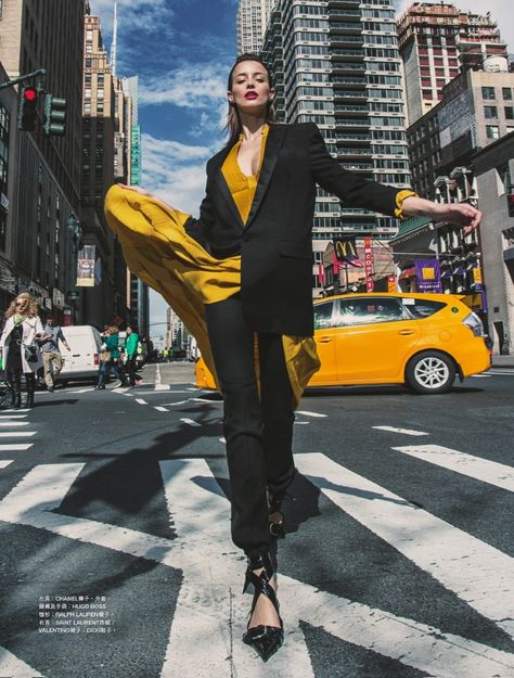 Flavia Lucini Hits City Streets In Elio Nogueira Images For Harper's Bazaar Hong Kong May 2016 — Anne of Carversville City Fashion Shoot, Liberated Woman, Street Fashion Shoot, City Fashion Photography, Woman Goddess, Street Fashion Photoshoot, 2016 Hair, High Fashion Poses, Daria Werbowy