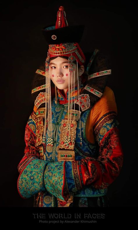 Mongolian People, Mongolian Clothing, Cultures Of The World, Deku Cosplay, A4 Poster, Face Photo, Traditional Fashion, Folk Costume, World Cultures