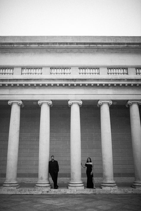 Legion of honor engagement photo shoot in San Francisco, Ca. Rocio Rivera Photography Legion Of Honor Photoshoot, Legion Of Honor Engagement Photos, City Engagement Shoot, Classy Engagement Photos, Proposal Photoshoot, Creative Engagement Photo, Prewedding Shoot, Dc Engagement, Legion Of Honor