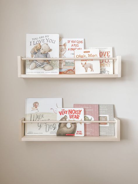 White Nursery Bookshelf, Baby Bookshelf, Nursery Room Decor Ideas, Nursery Bookshelves, Nursery Organization Ideas, Nursery Shelf Decor, Book Ledge, Lamb Nursery, Toddler Decor