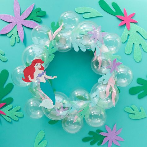 Mermaid Wreath, Disney Wreath, Deco Disney, Disney Diy Crafts, Disney Christmas Decorations, Mermaid Crafts, Mermaid Christmas, Crafts For Teens To Make, Mermaid Diy