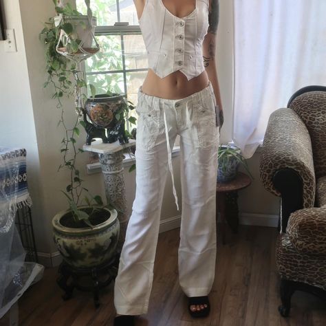 White Low Rise Pants, Low Rise Trousers Outfit, Trouser Outfit, Low Rise Pants, Early 2000’s, Trouser Pants, Miss Me, White Vintage, Low Rise