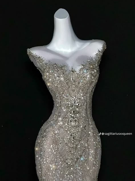 Met Gala Dresses, Gorgeous Prom Dresses, Fancy Gowns, Classy Prom Dresses, Fashion Drawing Dresses, Dream Wedding Ideas Dresses, Cute Prom Dresses, Prom Dress Inspiration, Pretty Prom Dresses