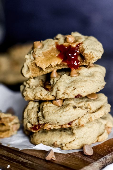 Peanut Butter and Jelly Cookies – Lolo Home Kitchen Pb J Cookies, Peanut Butter And Jelly Cookies, Peanut Butter Jelly Cookies, Desserts Simple, Soft Peanut Butter Cookies, Jelly Cookies, Peanut Butter Lovers, Peanut Butter And Jelly, Peanut Butter Jelly