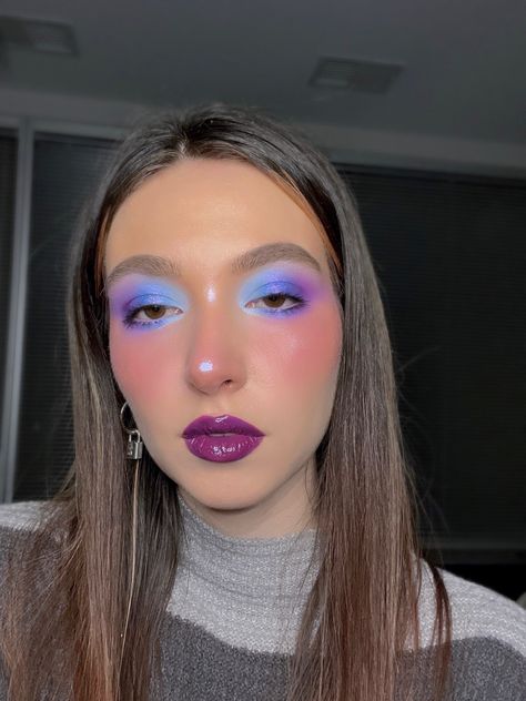 Blue And Purple Makeup, Sky Blue Makeup, Cotton Candy Makeup, Lavender Makeup, Purple Eyeshadow Looks, Multichrome Eyeshadow, Futuristic Makeup, Purple Makeup Looks, Pure Makeup