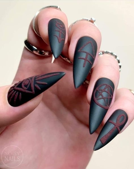 Nail Art Dessin, Gothic Nail Art, Holloween Nails, Witch Nails, Witchy Nails, Gothic Nails, Goth Nails, Dark Nails, Trendy Nail Design