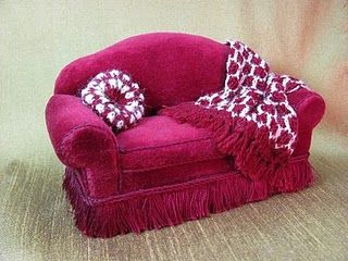 diy miniature furniture Diy Miniature Furniture, Overstuffed Chairs, Dollhouse Living Room, Shabby Chic Sofa, Dollhouse Tutorials, Mini Furniture, Dollhouse Miniature Tutorials, Mini Doll House, Miniature Dollhouse Furniture