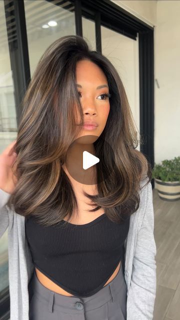 Sylvia Beckner on Instagram: "Diffused dimension 🤌🏽 @leahduqueh took her from  virgin black to a soft brunette. If the weather won’t light up your life, your hair should 🫶🏽 DM to book or click the link in my bio :) . . #hairstyle #hairstyles #haircolor #balayage #balayagehighlights #blowout #90sblowout #hairdresser #beauty #hairgoals #behindthechair #lahairstylist #lahairstylists #labalayage #lahaircolorist #lahairdresser #lablonde #losangeleshairstylist #lacolorist #labalayage #faceframe #milbon #milbonusa #redkenshadeseq #schwarzkopf #schwarzkopfusa #modernsalon #americansalon #behindthechair #behindthechairstylist #ghd" Brown Burgundy Hair Color Brunettes, Balayage Hair Brunette Asian, Framing Highlights Black Hair, Faceframe Haircolor, Black Hair Light Brown Highlights, Highlights For Black Hair Asian, Faceframe Highlights Brunette, Asian Brown Balayage, Dark Cool Brown Hair