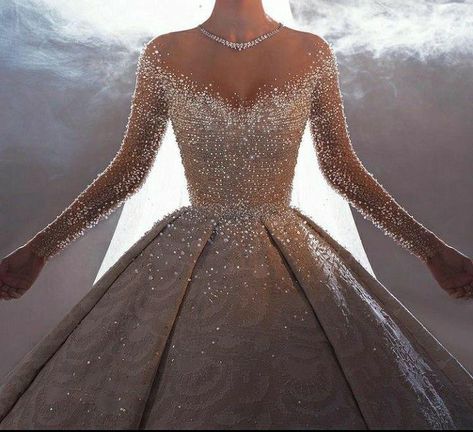 Extravagant Wedding Dresses, Robes Glamour, Simple Wedding Dresses, Wedding Dresses Black, Wedding Dresses Mermaid, Dresses Romantic, Wedding Dress Guide, Pretty Wedding Dresses, Fancy Wedding Dresses