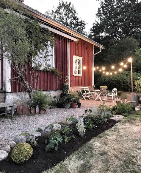 Swedish Garden, Swedish Cottage, Up House, Design Garden, Red House, Garden Care, Garden Cottage, Balcony Garden, Shade Garden