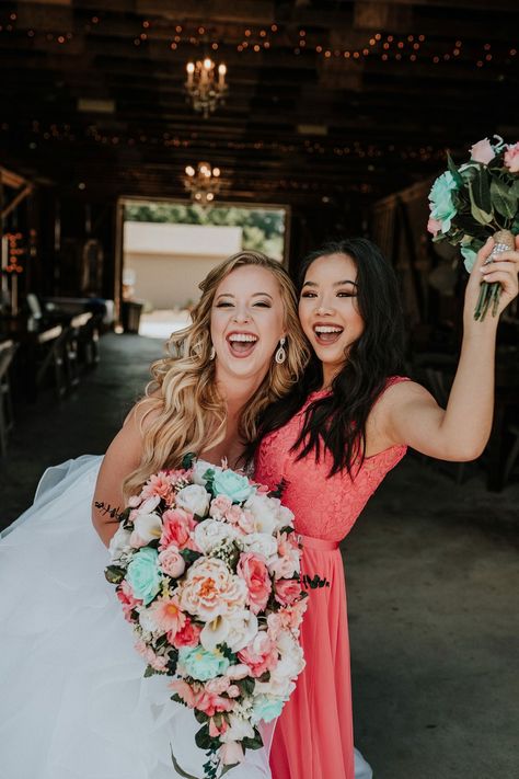 Bride and Maid of Honor Photo #bride #maidofhonor Bride And Maid Of Honor Aesthetic, Maid Of Honor Aesthetic, Honor Aesthetic, Bride And Maid Of Honor, Wedding Maid Of Honor, Monster In Law, Maid Of Honor Dress, Bridesmaid Poses, Rachel Johnson