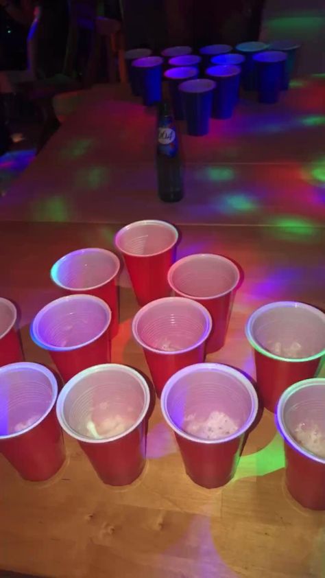 Beer Pong Aesthetic Party, Fete Aesthetic, Beer Pong Aesthetic, Party Themes Aesthetic, 18th Birthday Party Aesthetic, Bday Party Aesthetic, Beer Pong Party, 17. Geburtstag, Euphoria Party