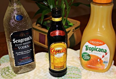 Tootsie Roll Cocktail Recipe, Tootsie Roll Drink, Breakfast Alcoholic Drinks, Tootsie Rolls, Foodie Friday, Tootsie Roll, Alcohol Drink Recipes, Alcohol Recipes, Rolls Recipe