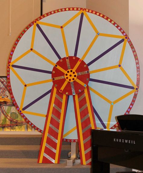 For Everywhere Fun Fair - Actual Spinning Handmade Ferris Wheel Amusement Park Theme Party, Ferris Wheel Bulletin Board, Amusement Park Classroom Theme, Ferris Wheel Party Decoration, Ferris Wheel Making, Camp Carnival, Carnival Ferris Wheel, Lollipop Craft, Nurses Station