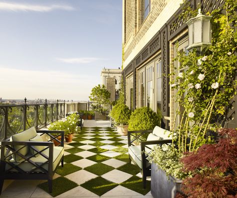 Penthouse Garden, Appartement New York, Penthouse Terrace, Nyc Penthouse, Townhouse Garden, Terrasse Design, Terrace Decor, Rooftop Terrace Design, Rooftop Design