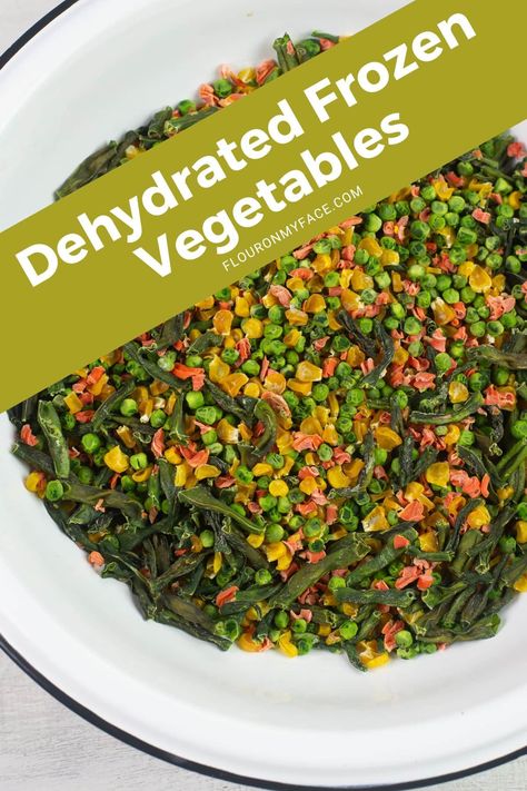 How to Dehydrate Frozen Vegetables Preppers Food Storage, Dehydrated Food Recipes, Food Preservation And Storage, Dehydrated Recipes, Dehydrating Food Storage, Food Dehydration, Emergency Preparedness Food Storage, Emergency Preparedness Food, Dehydrated Vegetables