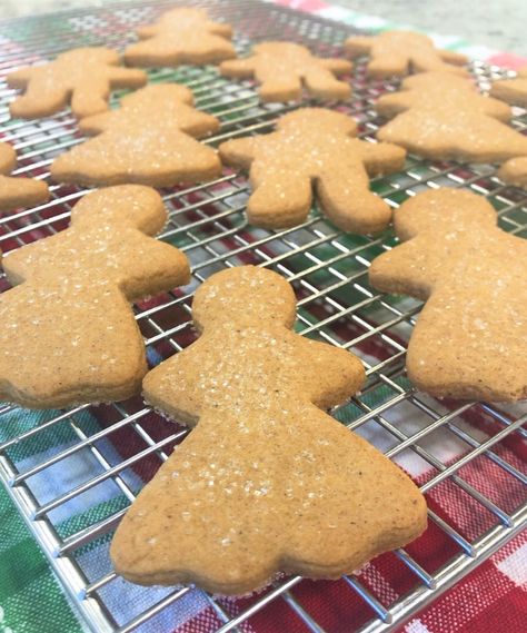 Gingerbread seems to very popular this year. This recipe uses honey instead of molasses, so you get a sweet honey and ginger flavor. Enjoy! #sugarsunshineandflowers #MBC #christmascookies #gingerbread Hot Honey Gingerbread Cookies, Honey Cookies Christmas, Honey Gingerbread, Bread Man, Holiday Tea, Honey Cookies, Ginger Bread Cookies Recipe, Christmas Spices, Green Hills