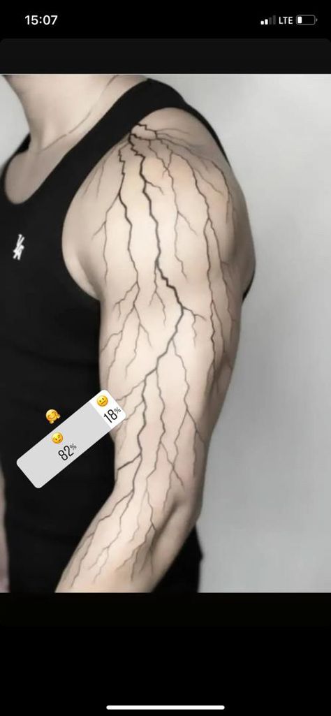 Lightning Tattoo Men Arm, Lightning Tattoo Realistic, Lightning Tattoo Men, Lightning Tattoo Shoulder, Tattoo Lightning, Blitz Tattoo, Tattoos Cool, Tattoo Homme, Tattoo Cool