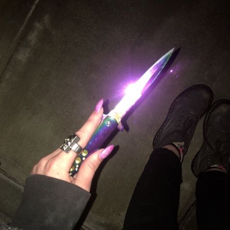 Vanessa Core, Knife Aesthetic, Aesthetic Rainbow, Pretty Knives, Butterfly Knife, Badass Aesthetic, Knife Collection, Cool Knives, Cover Ideas