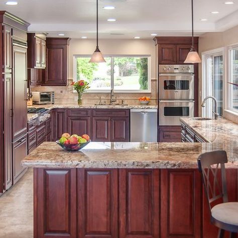 Kitchen With Granite, Cherry Kitchen, Traditional Kitchen Design, Cherry Cabinets, Kitchen Decorating, Kitchen Redo, Trendy Kitchen, Kitchen Paint, Wooden Cabinets