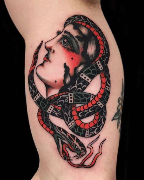 Chingy Fringe Woman And Dragon, Traditional Tattoo Girls, Tattoo Apprenticeship, Traditional Style Tattoo, Wicked Tattoos, Traditional Tattoo Sleeve, Quality Tattoo, Gemini Tattoo, Tattoo Machines