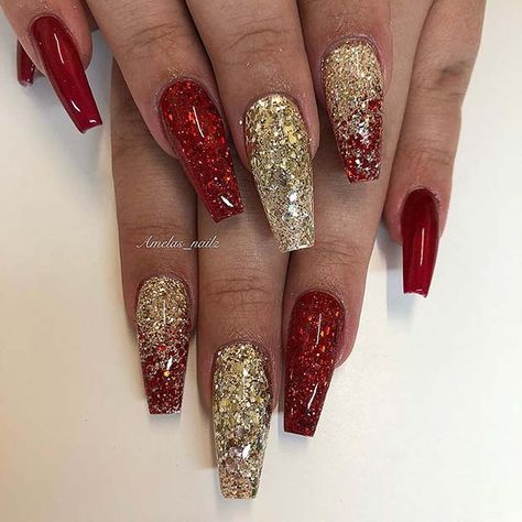 Red And Gold Nail Designs, Sparkly Christmas Nails, Gold Coffin Nails, Nail Art Noel, Red And Gold Nails, Gold Nail Designs, Art Designs Ideas, Red Christmas Nails, Cute Christmas Nails