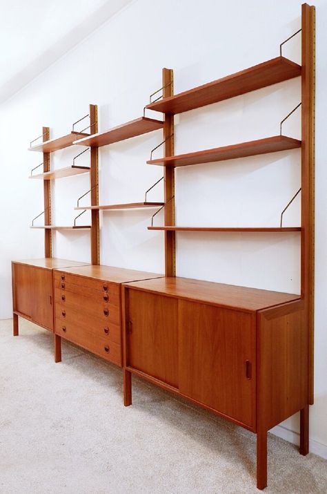 Listed on VNTG.com: Scandinavian Modern Shelf Unit by Hansen & Guldborg, 1960s | #vntg #vintage Twin Slot Shelving, Mid Century Modern Shelving Unit, Mid Century Shelves, Slot Shelving, Scandinavian Storage, Mid Century Shelf, Scandinavian Shelves, Vintage Scandinavian Furniture, Diy Mid Century Modern