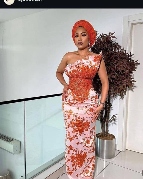 Damask Gown Styles Nigeria, Owanbe Styles For Lace, Brocade Asoebi, Brocade Asoebi Styles, Asoebi Lace Styles Classy, Asoebi Dress, Flare Gown Styles, Nigerian Lace Dress, Nigerian Lace Styles Dress